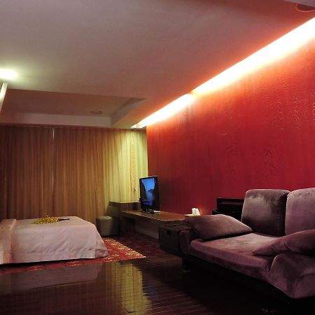 Edinburgh Motel Тайнан Екстериор снимка