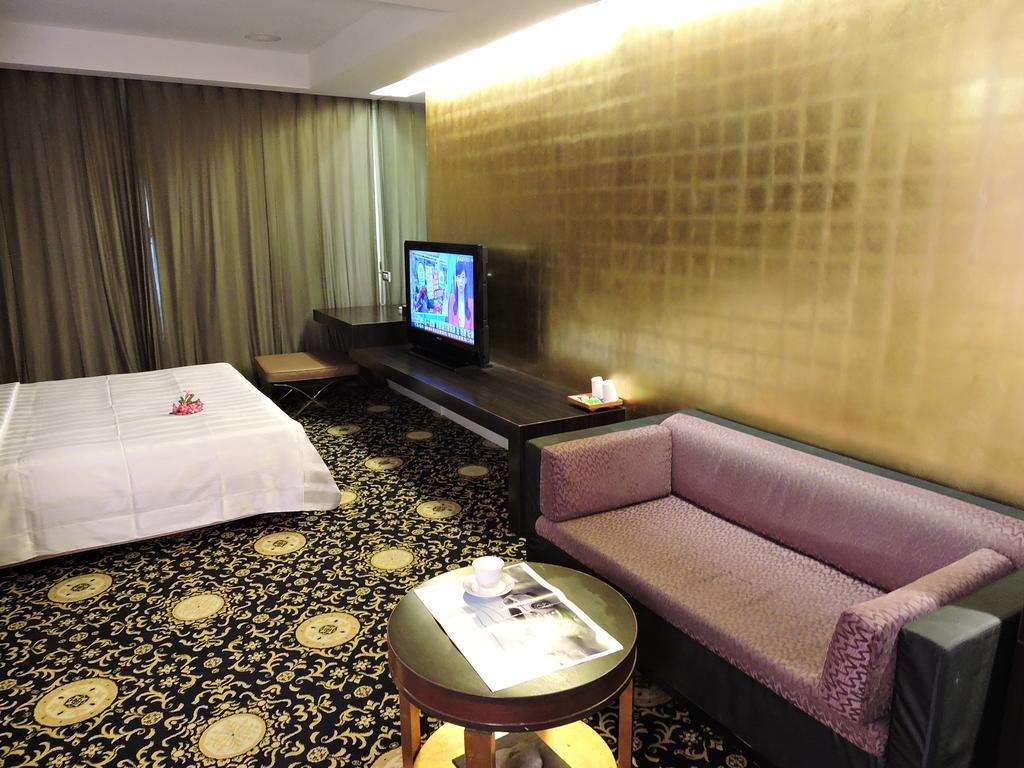 Edinburgh Motel Тайнан Екстериор снимка