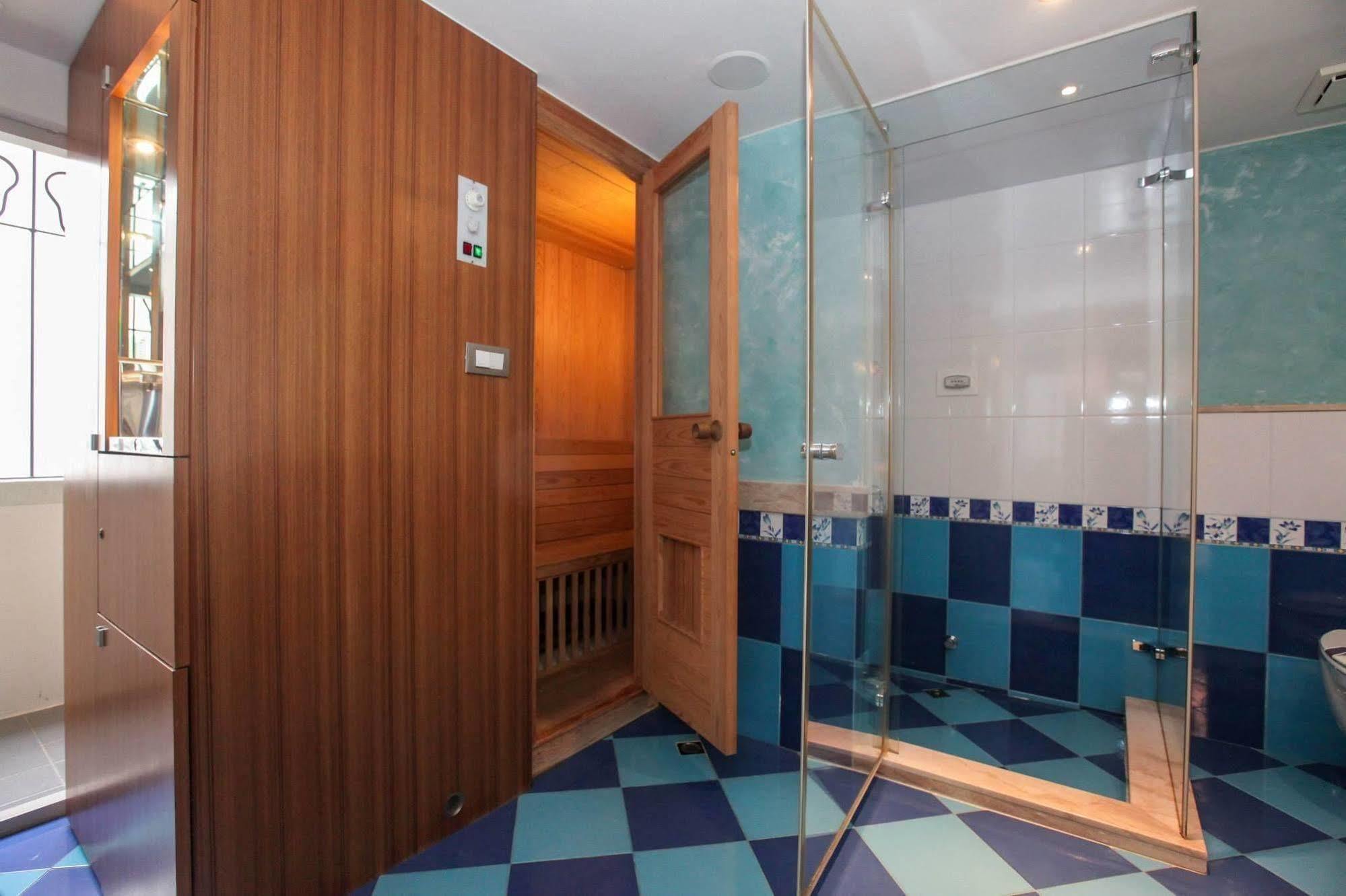 Edinburgh Motel Тайнан Екстериор снимка