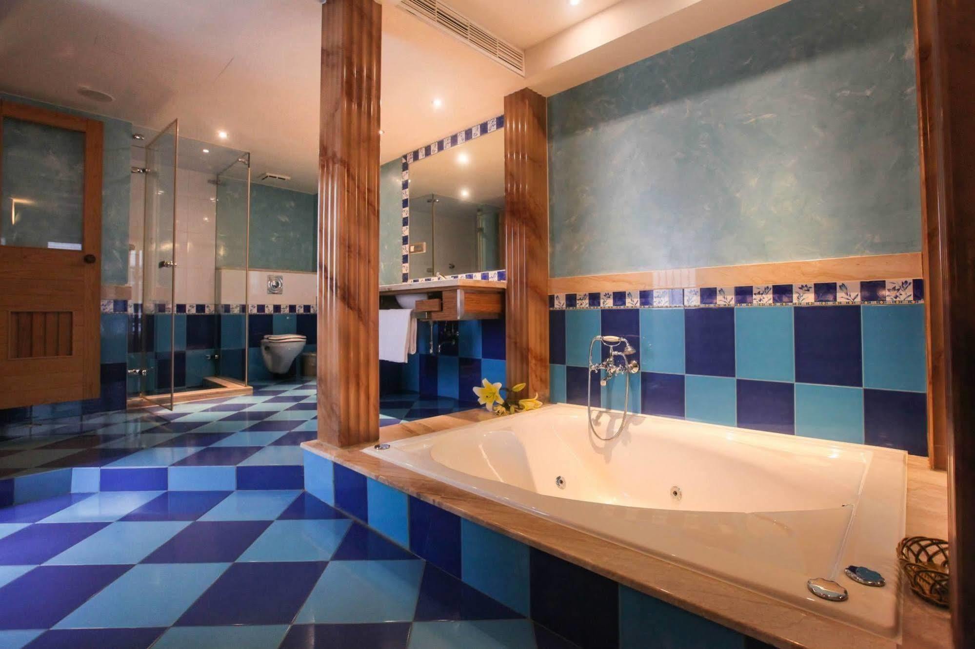 Edinburgh Motel Тайнан Екстериор снимка